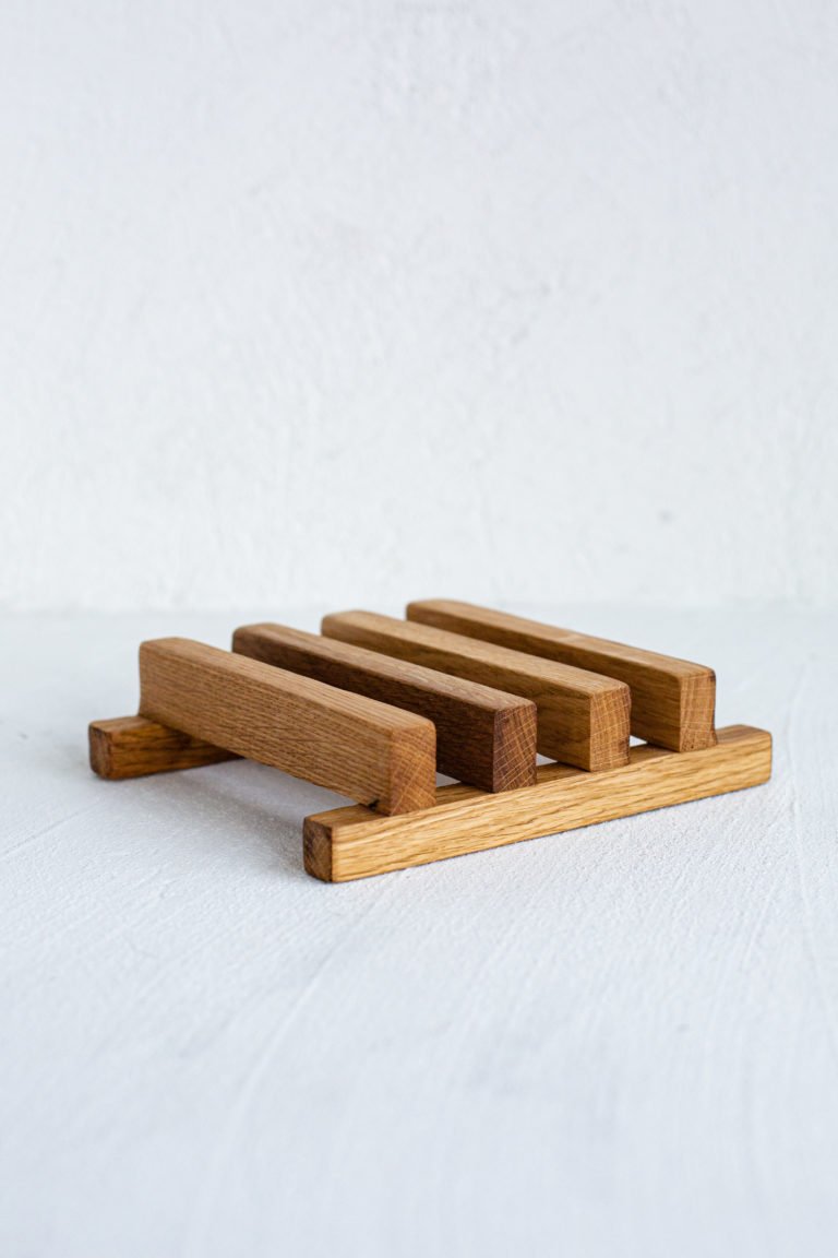 Деревянная подставка на 3 изделия | Интернет Магазин деревянных досок .